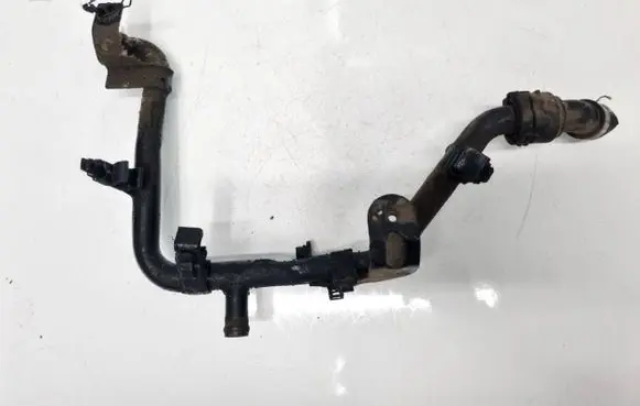 Volkswagen PASSAT B5.5 Engine coolant pipe/hose 038121066
