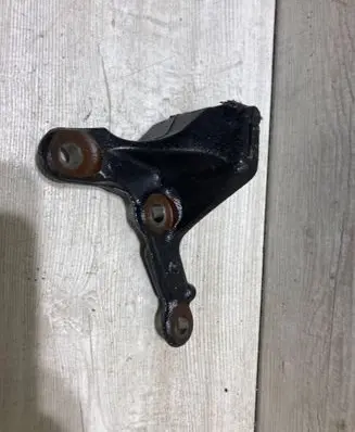 Citroen C3 Gearbox mounting bracket 9804255380