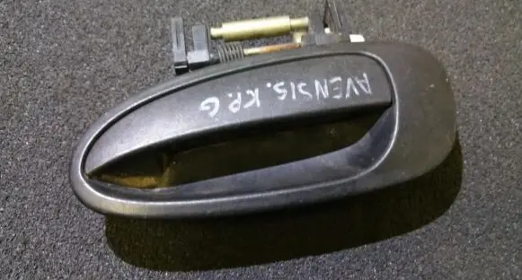 Toyota Avensis T220 Front door exterior handle 6924005040a 69240-05040a