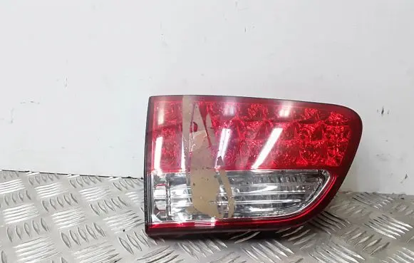 Citroen C-Crosser Tailgate rear/tail lights E132438