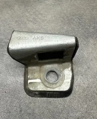 Audi A4 S4 B5 8D Front door lock loop/hook striker 