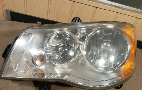 Chrysler Town & Country V Headlight/headlamp