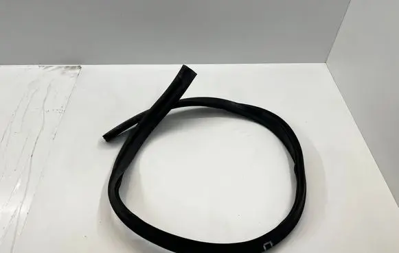 Volkswagen Touareg II Engine compartment rubber 7P6823723