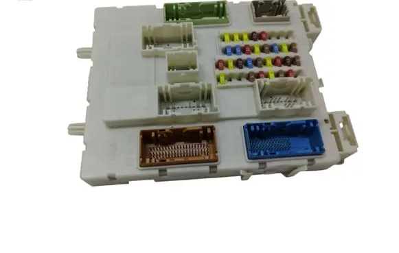 Ford Focus Fuse module DM5T14014 BV6N14A073FT CT35105121214