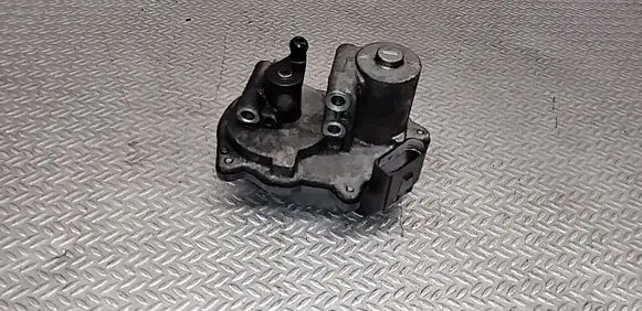 Volkswagen PASSAT B6 Intake manifold valve actuator/motor 03L129086V