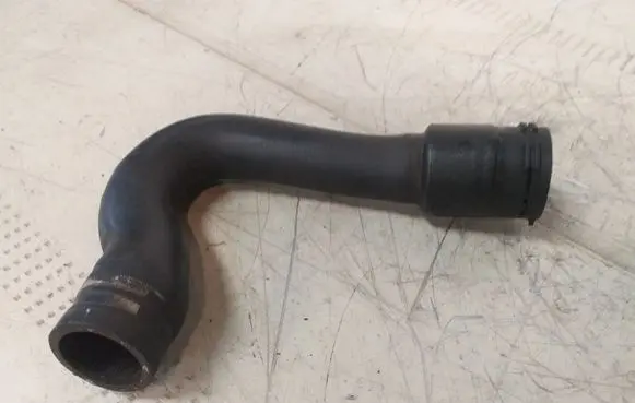 Audi A4 S4 B7 8E 8H Engine coolant pipe/hose 8E0121101AA