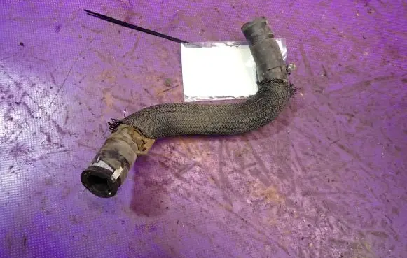 Toyota Yaris Engine coolant pipe/hose