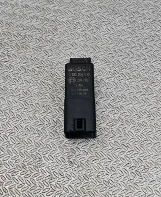 Audi A3 S3 8P Glow plug pre-heat relay 0281003038