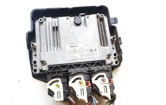 Peugeot 208 I Engine control unit/module 9807885980 0281030546