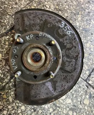 Volvo S40, V40 Front wheel hub