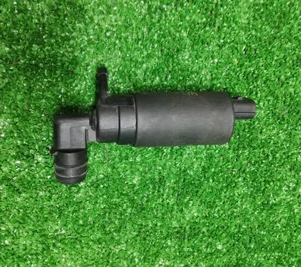 Toyota Avensis T250 Windscreen/windshield washer pump 8533005031