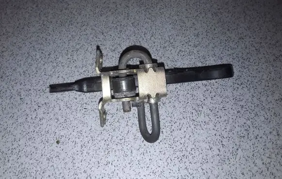 BMW 5 E39 Front door check strap stopper 51218193447 8193447