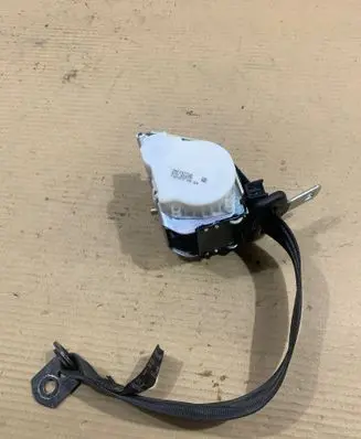 Ford Focus Rear seatbelt 34074772B 1403120854