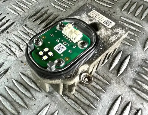 Mercedes-Benz C AMG W205 LED ballast control module 1305715284