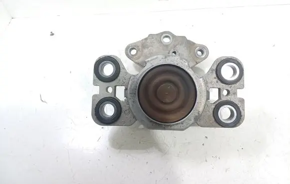 Volvo S60 Engine mount bracket 31401307
