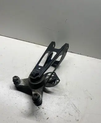 Volvo S70 V70 V70 XC Engine mount bracket 6842255