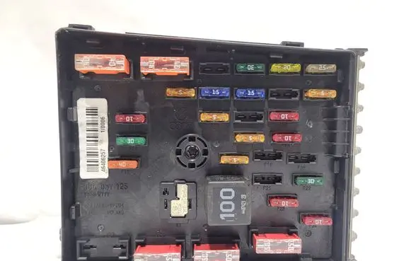 Volkswagen PASSAT B6 Fuse module 3C0937125 63592777