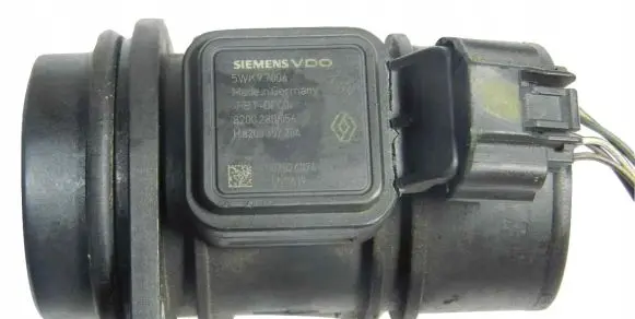 Renault Clio III Mass air flow meter 5WK97006 8200357204