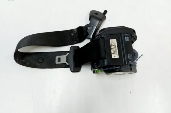 BMW X6 F16 Rear seatbelt 7376129