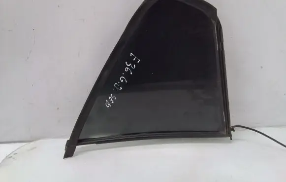 Rear vent window glass