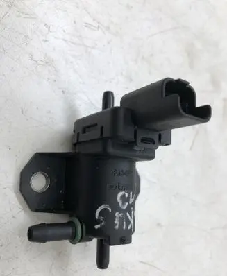 Ford Focus Vacuum valve 9688124580