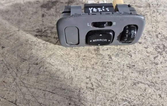 Toyota Yaris Light switch 5472M22