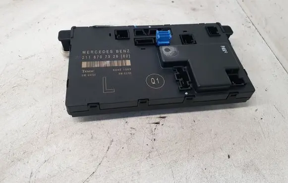 Mercedes-Benz E W211 Door control unit/module 2118707326