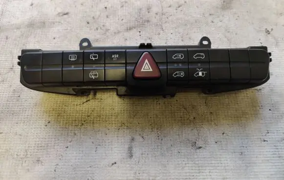 Mercedes-Benz Vito Viano W639 Hazard light switch 6395450207 3311020100 31040705002
