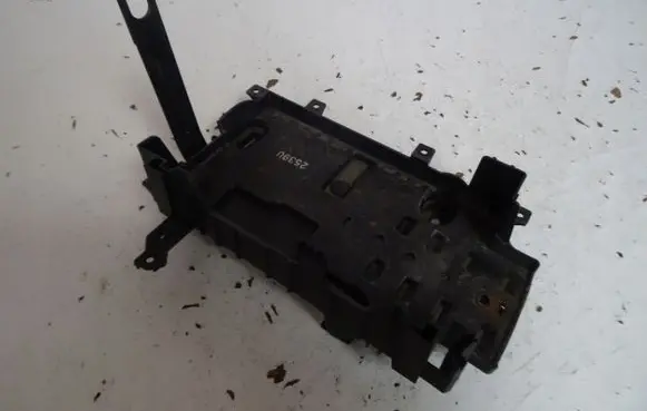 Opel Mokka Battery tray 95418182