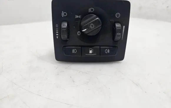 Volvo V50 Light switch 30739300