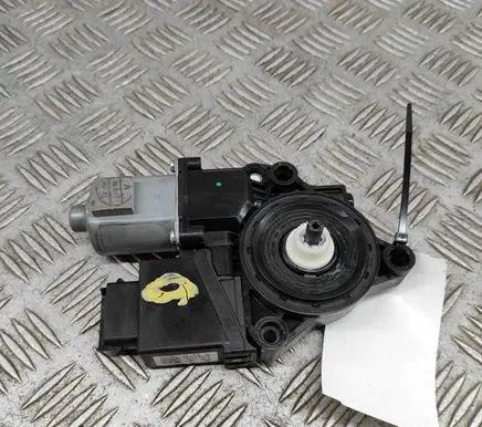KIA Optima Front door window regulator motor 82450D4000