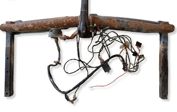 Volkswagen PASSAT B5.5 Tie down hook / loop 