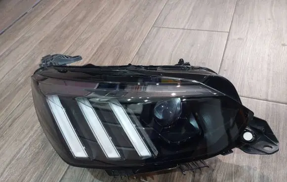 Peugeot 2008 II Headlight/headlamp 98231934800 01FCRPL125 90123734