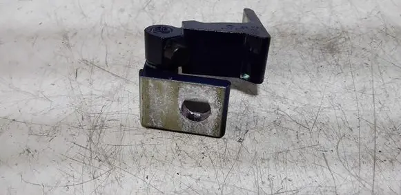 Skoda Yeti (5L) Rear door upper hinge 8K0831402A