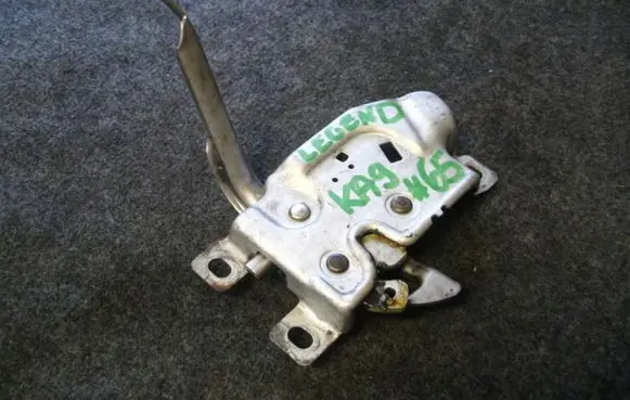 Engine bonnet/hood lock/catch