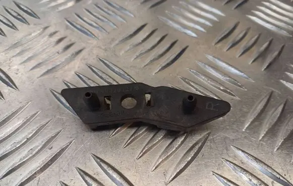 Mercedes-Benz A W169 Fender mounting bracket A1698820227