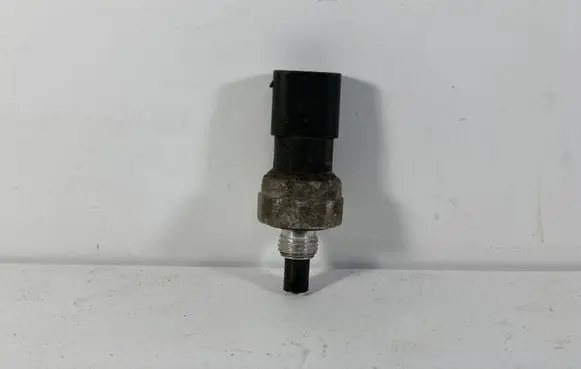 Mercedes-Benz C W203 Air conditioning (A/C) pressure sensor A2038300472