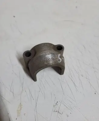 Sway bar bush bracket, front