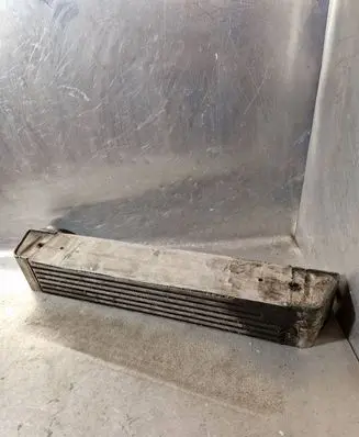 BMW 5 E60 E61 Intercooler radiator WM627