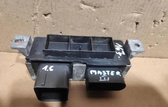 Renault Master III Glow plug pre-heat relay 8200558438A