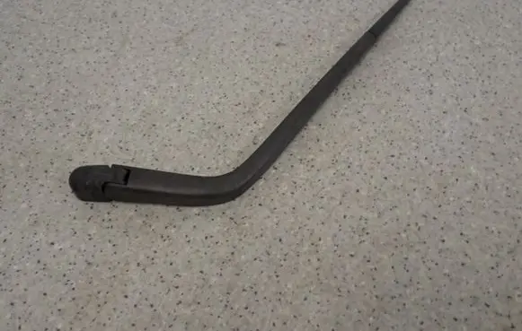 Toyota Yaris Front wiper blade arm