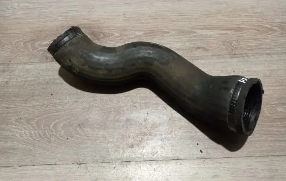 Volvo V70 Intercooler hose/pipe