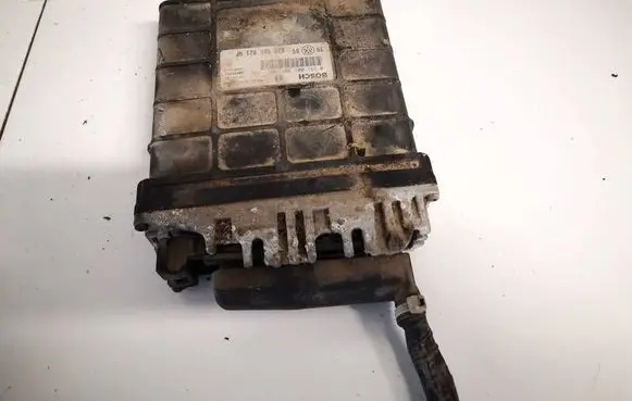 Volkswagen Golf III Engine control unit/module 028906021af 0281001308