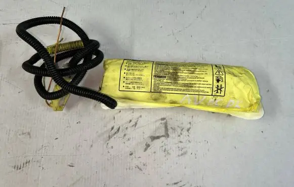 Toyota Avensis T250 Front door airbag 