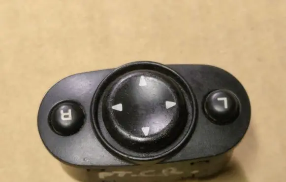Chrysler PT Cruiser Wing mirror switch 04608505AB