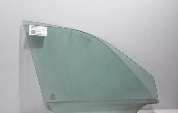 Volvo XC90 Front door window glass four-door 31352945