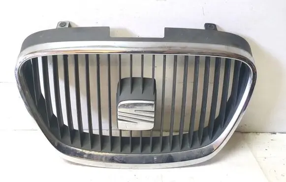 Seat Leon (1P) Front grill 1P0853654