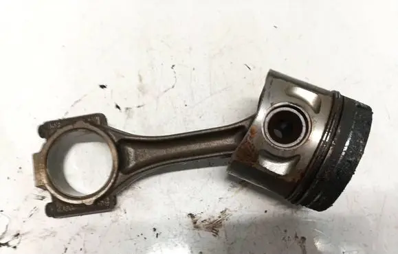 Volkswagen Golf IV Piston with connecting rod 038g