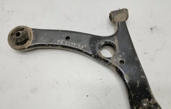 Toyota Prius (NHW20) Front lower control arm/wishbone