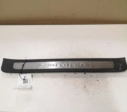 Front sill trim cover